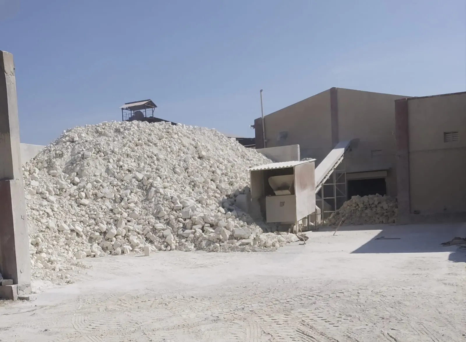 Chalk powder manufacturing process at Gayatri Minerals plant, Porbandar